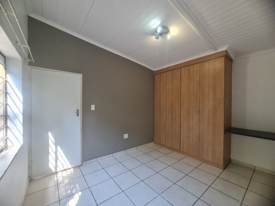 6 Bedroom Property for Sale in Meerhof North West